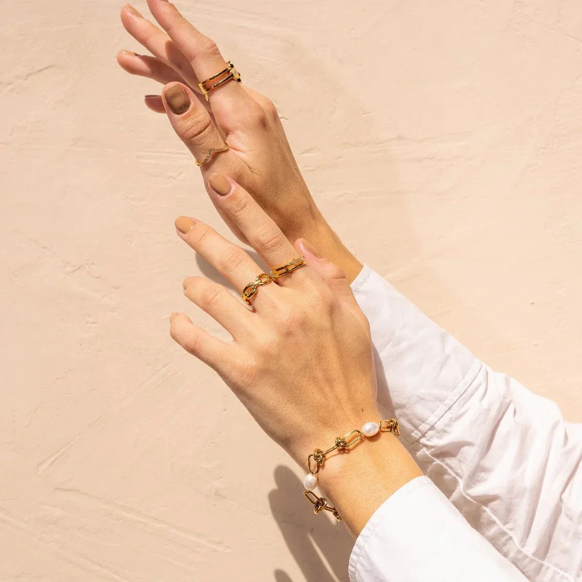 Knot and Pearls Bracelet 18K Gold Plated