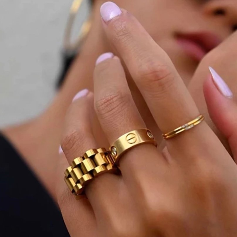 Beauty Ring - Wide Minimalist Links, 18k Gold Plated