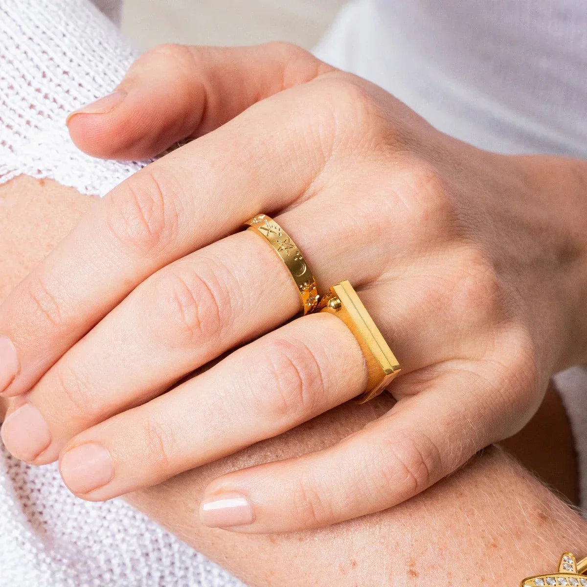 Flat Ring Screw 18K Gold Plated
