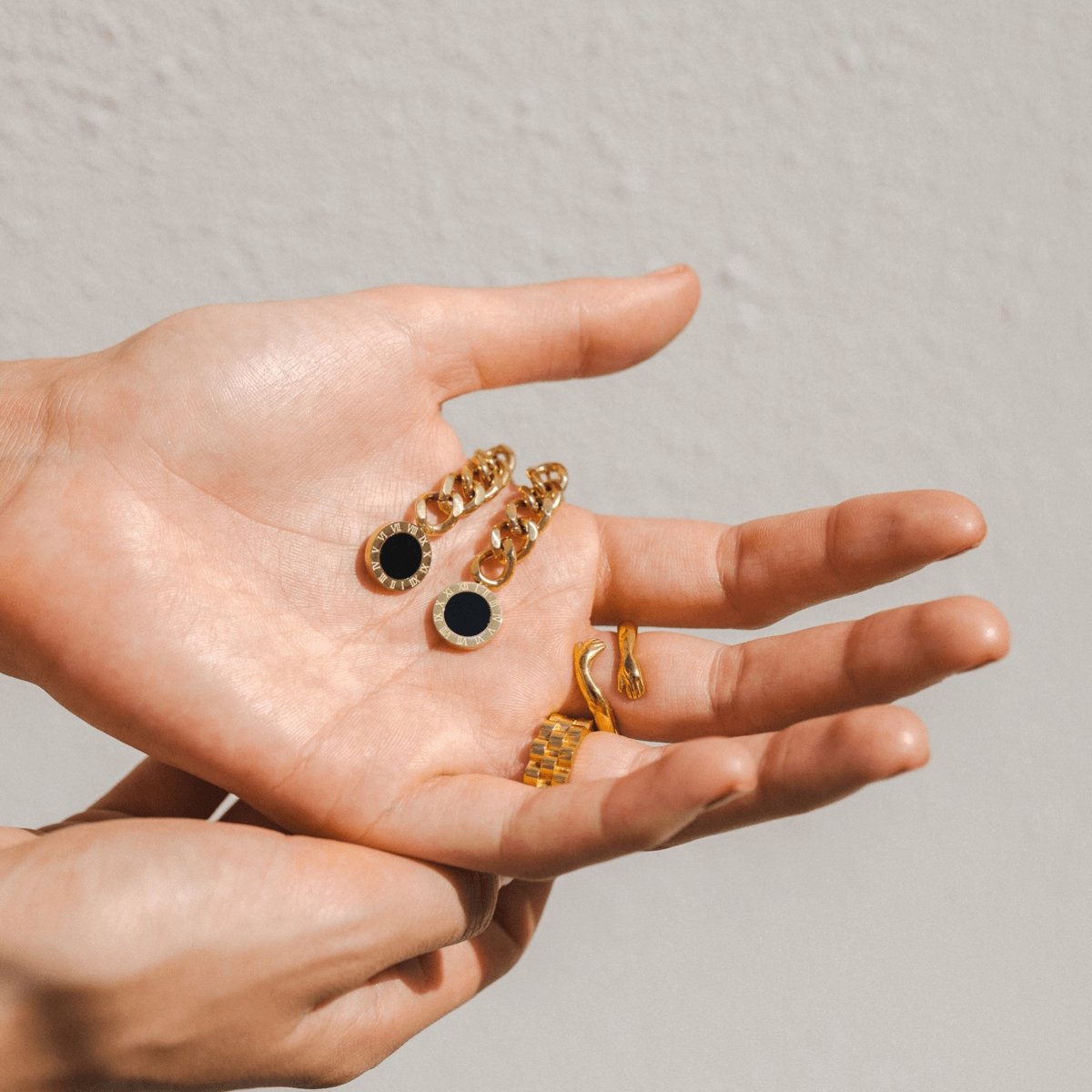 Earring Glamor Onyx Stone Chain 18K Gold Plated
